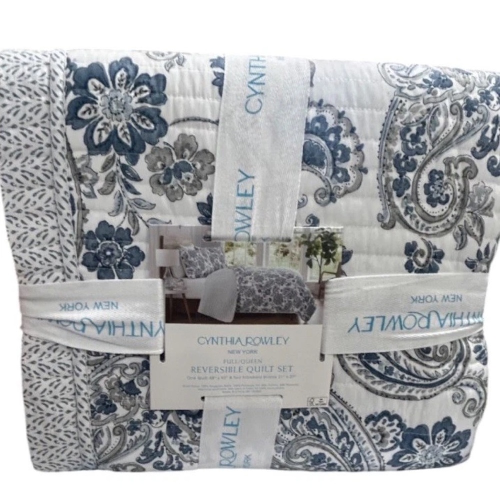Cynthia Rowley Blue And White Floral Full/Queen Quilt Set 88”x92”